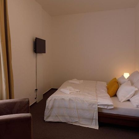 Litvan Sunset Apartments Ceske Budejovice Exterior photo
